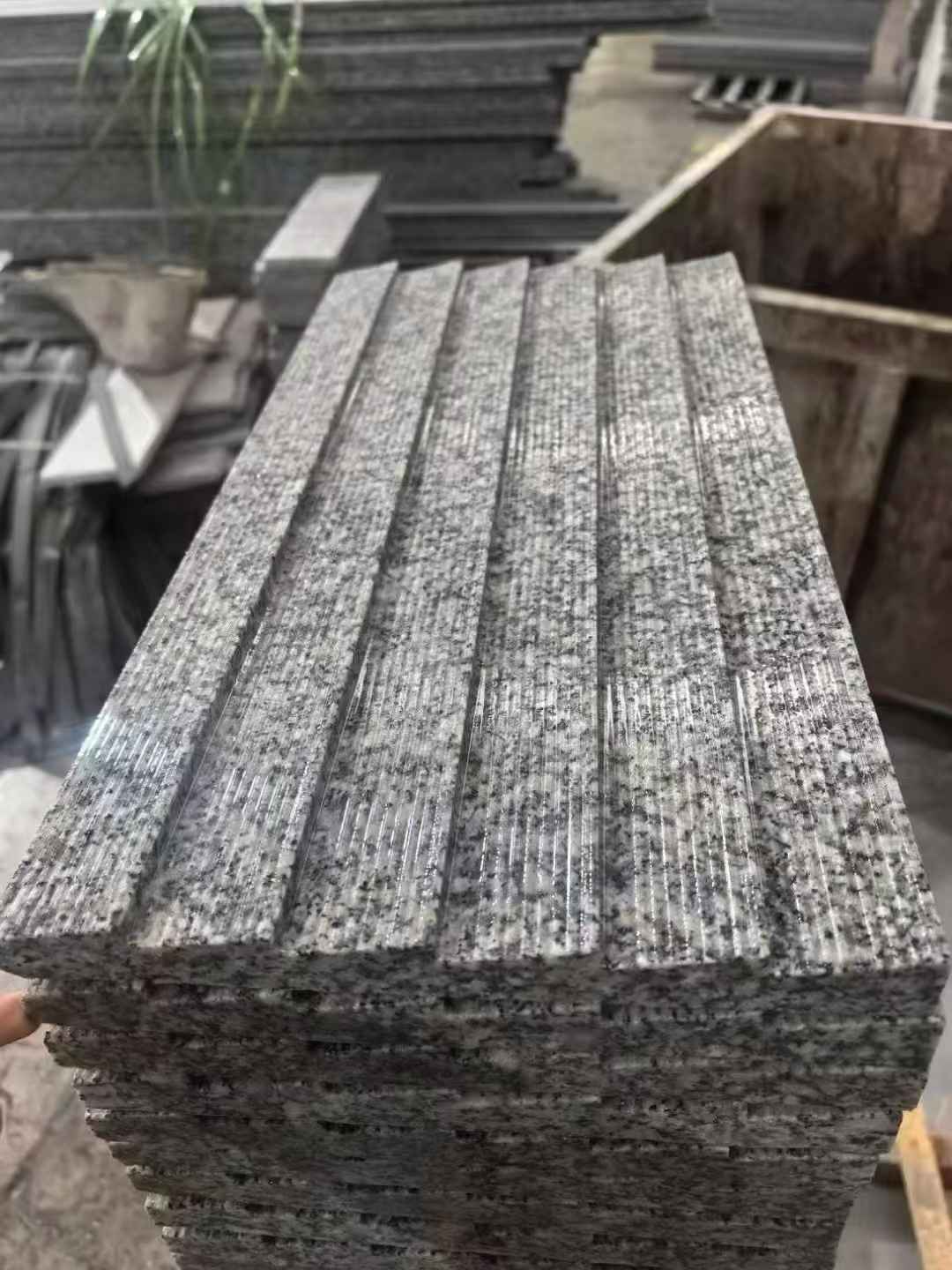 昌都 狼牙石