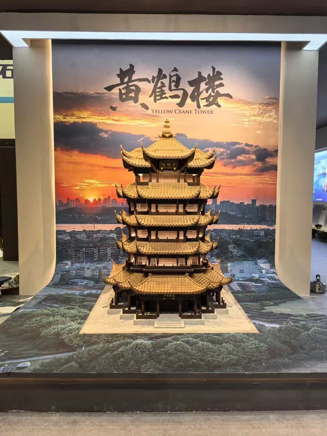 昌都仿古石文创作品-黄鹤楼