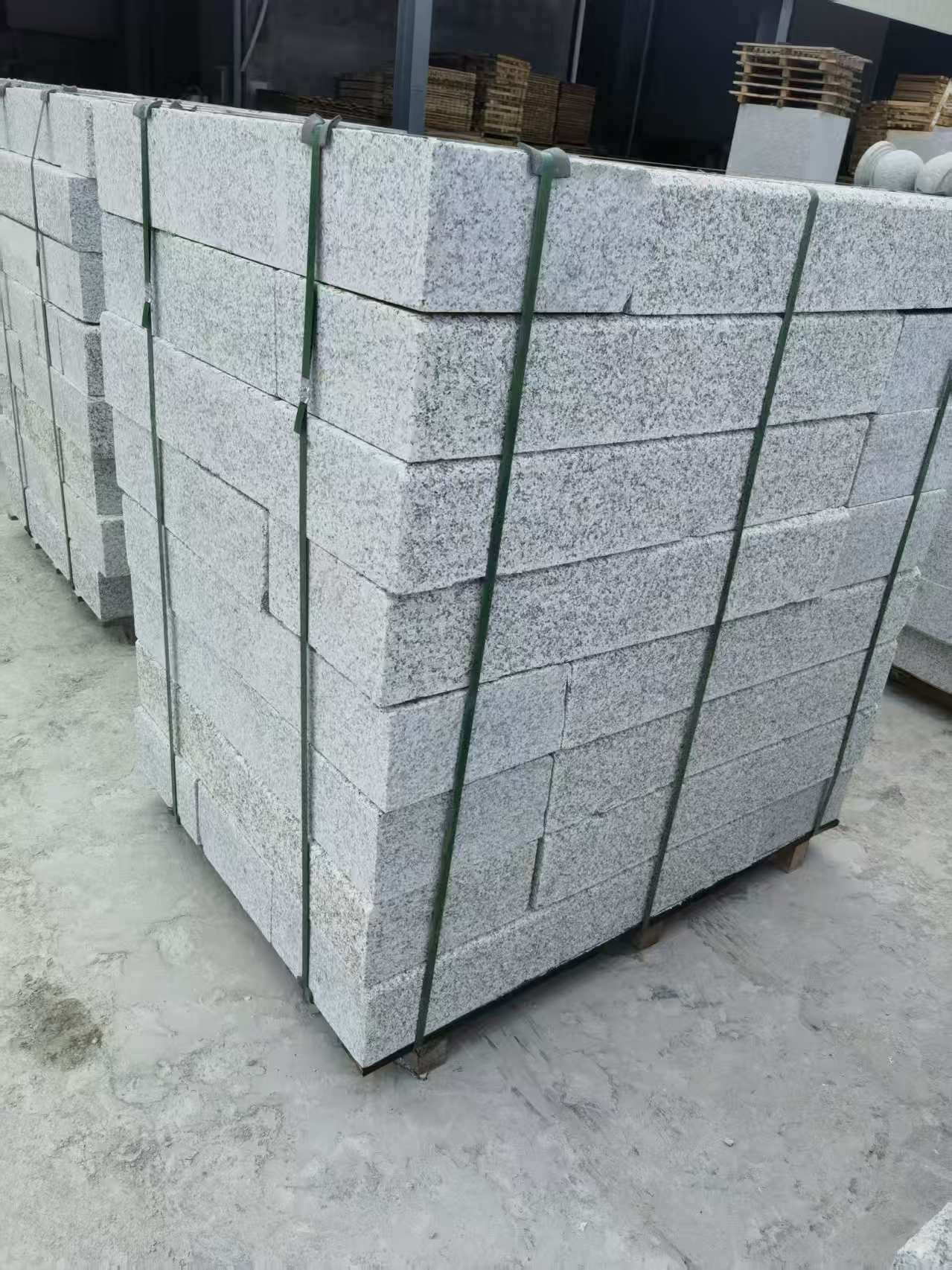 昌都 芙蓉白火烧两面路沿石