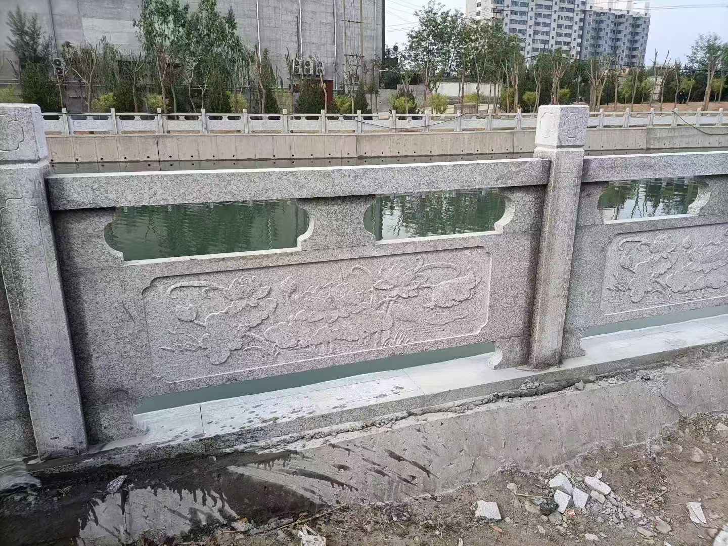 昌都 芙蓉白大花桥梁、河道，石材栏杆、围栏、护栏