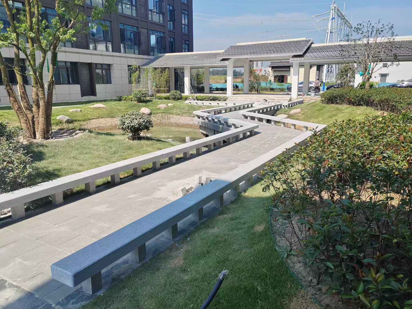 昌都 芝麻灰小区坐凳&栏杆安装效果